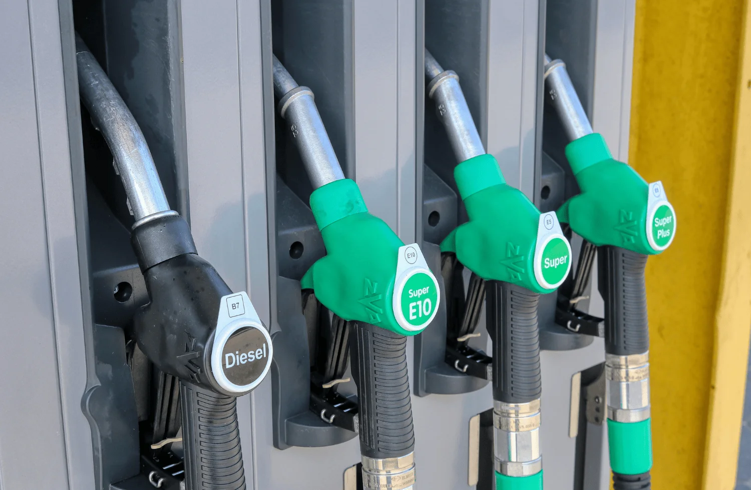 What Is A Fuel Card? Our Definitive Guide